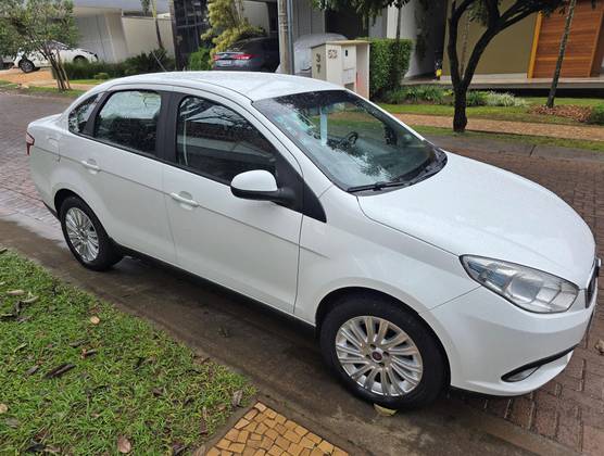 FIAT GRAND SIENA 1.6 MPI ESSENCE 16V FLEX 4P MANUAL